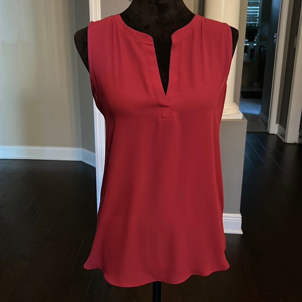Flattering wine colored sleeveless top!
